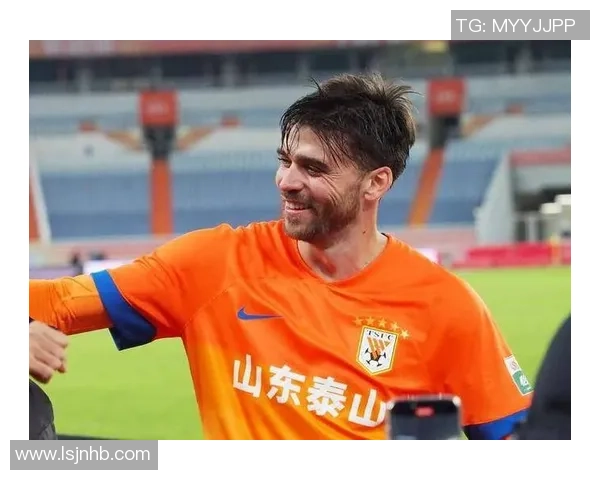 鲁能主场迎战亚泰以二比零完胜展现强大实力与团队默契