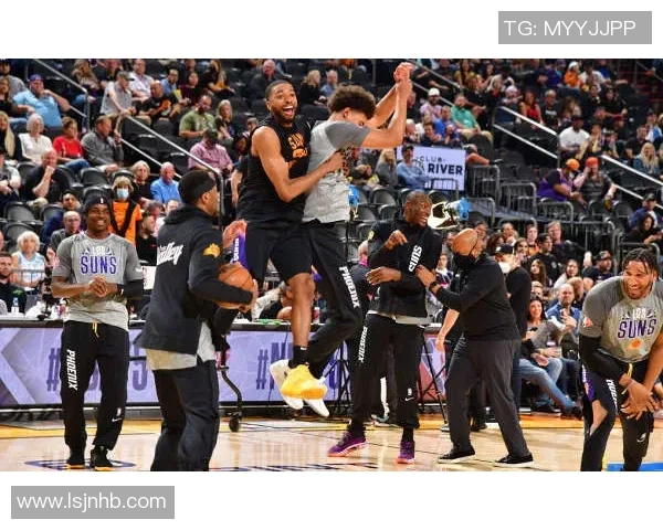 克利本与德克萨斯的激烈对决揭示篮球战术与团队合作的魅力 克利本与德克萨斯的激烈对决揭示篮球战术与团队合作的魅力