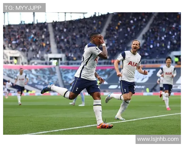 菲伦斯与本菲卡对决前瞻分析球队状态及战术布局探讨