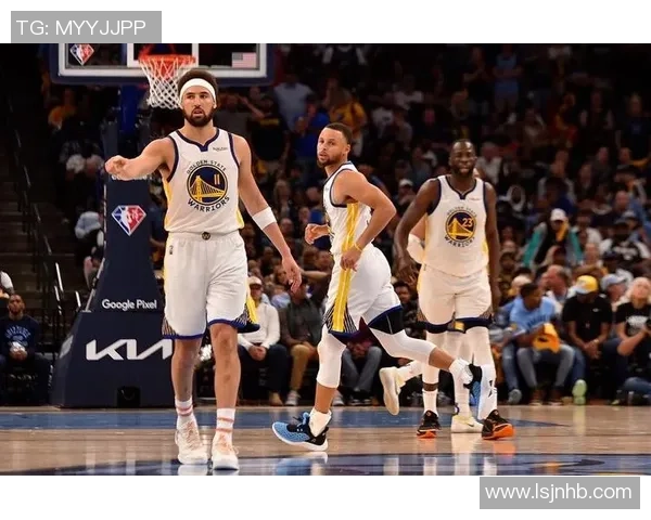 NBA直播勇士对决蜂队精彩瞬间回顾与赛后分析